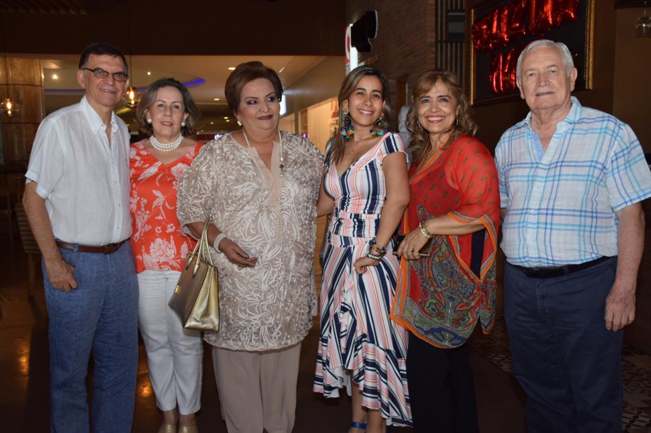 Ricardo Falla, Clemencia de Falla, Esperanza de Zamora, Ana Cristina Rincón de Cabrera y Carlos Cabrera.